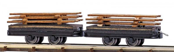 Busch 12218 - Zwei Wagen mit Brettern beladen