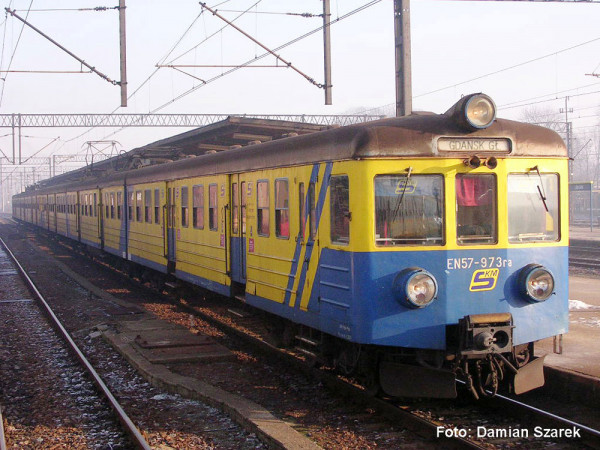 Piko 51466 - E-Triebzug EN57 PKP SKM V + DSS PluX22