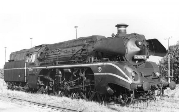 Arnold HN9078HM - DR, Dampflokomotive 02 0314-1 mit Ölfeuerung, grün mit Zierlinie auf dem Führerhau