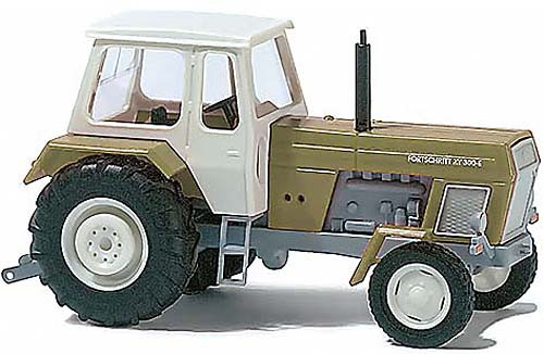 Busch 8701 - Traktor Fortschritt grün TT