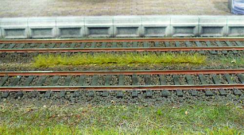 Heki 1810 - Grasstreifen 100 mm lang (10 St./Packung) 5-6 mm hoch Frühling Heki
