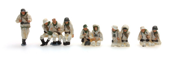 Artitec 387.100-W1 - Set 10 Figuren für Sd.Kfz 251/1B Winter, Fertigmodell