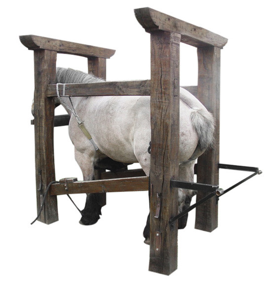 Artitec 387.431 - Beschlagstand, Pferd und Hufschmied Fertigmodell aus Resin, lackiert