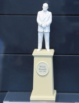 Preiser 45526 - Denkmal "Willy Brandt"