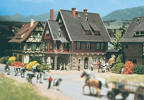 Vollmer 47732 - Pfarrhaus 98x68x100 mm Fachwerk