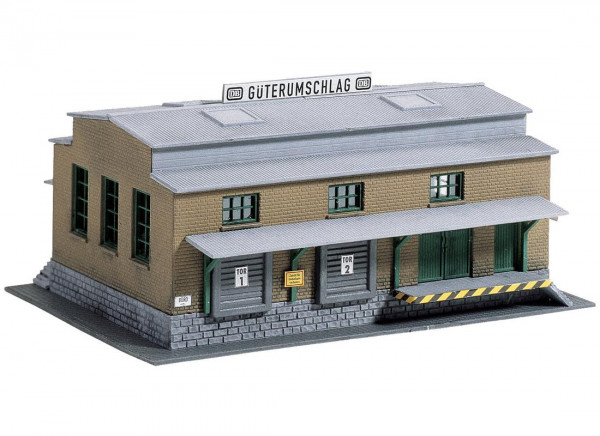 Piko 60027 - DB-Güterumschlag 150 x 98 x 66mm