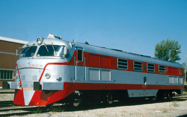 Arnold HN2673 - RENFE, Diesellokomotive 352-007 „Virgen de la Almudena“, rot-silberne Farbgebung