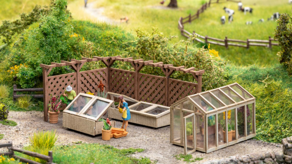 Noch 66805 - Laser-Cut Deko-Set "Im Garten"