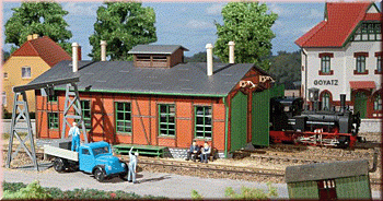 Auhagen 11355 - Lokschuppen für Schmalspurbahnen, mit Bockkran