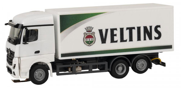 Faller 161439 - LKW MB Actros Streamspace Kofferaufbau Veltins Gettränke (HERPA)