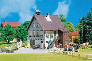 Faller 130280 - Haus mit Storchennest