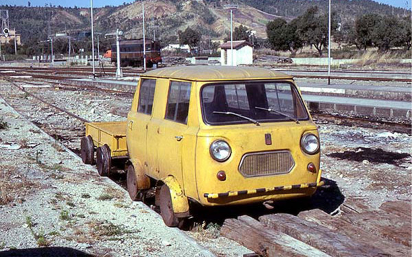Rivarossi HR9006 - FS, Draisine Fiat 500 mit sechseckigem Kühlergrill, gelbe Farbgebung, mit Anhänge