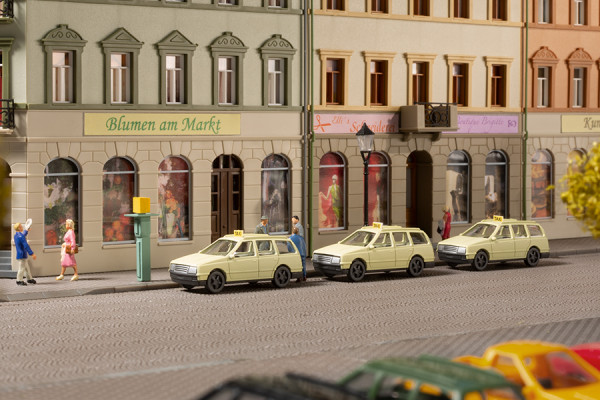 Auhagen 43676 - PKW Taxi mit Rufsäulen