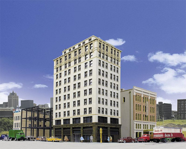 Walthers 533764 - Ashmore Hotel, 21,9 x 11,2 x 35,3 cm