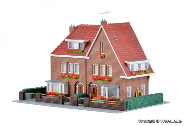 Kibri 38325 - Haus "Amselweg" Gelen variabel ca. 15,5x10,5x9,5 cm
