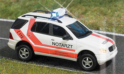 Busch 5631 - Notarzt Mercedes M-Klasse Fahrzeug-Modell