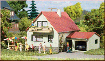 Auhagen 12222 - Haus mit Garage