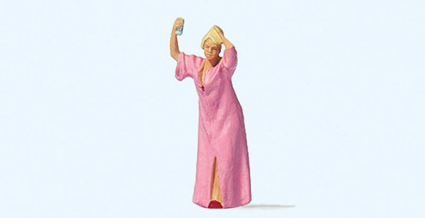 Preiser 28229 - Frau mit Haarspray