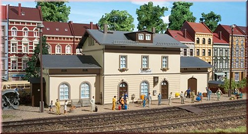 Auhagen 11368 - Bahnhof Flöhatal 340 x 130 x 130 mm Originalmodell