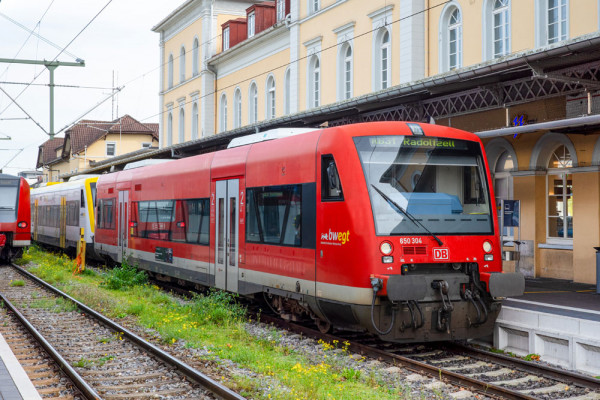 Piko 40861 - DB AG Dieseltriebwagen Regio-Shuttle1 verkehrsrot Ep.6, DCC + Sound