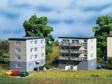Auhagen 14464 - 4 Wohnhäuser Je 75 x 52 x 93 mm oder je 75 x 52 x 75 mm
