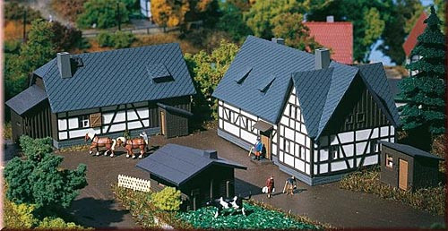 Auhagen 14465 - Gehöft Wohnhaus 100 x 55 x 60 mm Scheune 95 x 50 x 50 mm