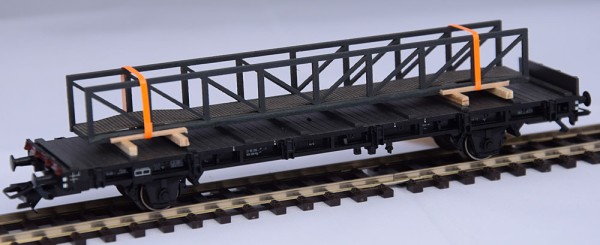 Loewe 2295 - Ladegut Fußgängersteg/Behelfsbrücke / HO, 130 mm
