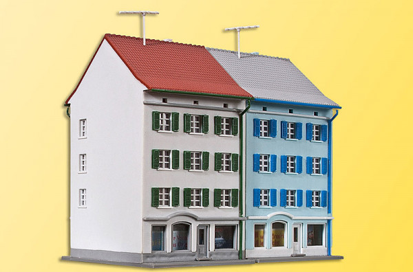 Kibri 36841 - Stadthäuser mit Ladengeschäft, 2 Stück