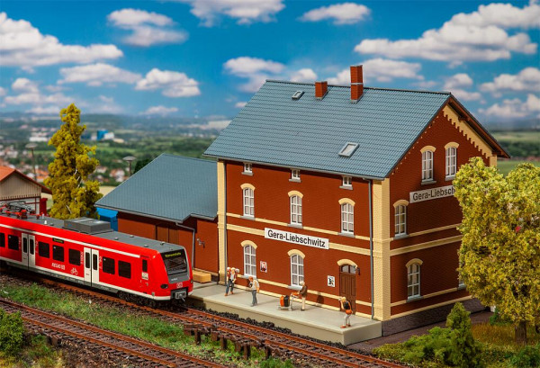 Faller 191759 - Bahnhof Gera Liebschwitz 327 x 171 x 166 mm