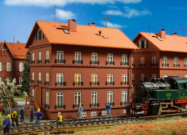 Vollmer 43805 - Eisenbahner-Wohnhaus 160x104x153 mm Bausatz stattliche Gebäude aus der Jahrhundertwe