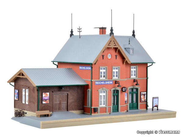 Kibri 39492 - Bahnhof ´Reichelsheim´ 24x14x14 cm
