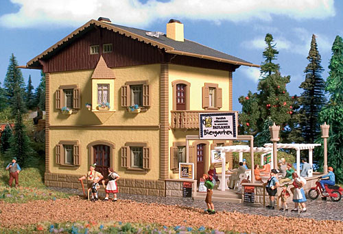 Vollmer 49233 - Gasthaus 190x116x122 mm Bausatz Start und Spar Serie