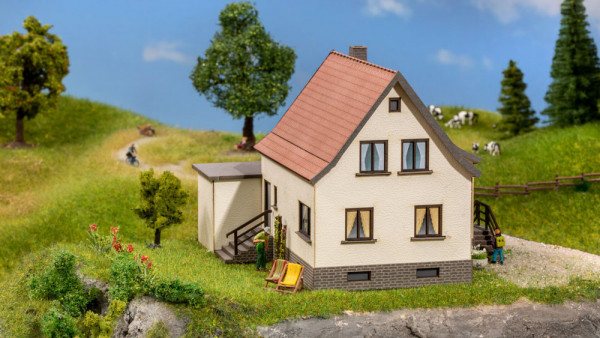Noch 63606 - Siedlungshaus mit Garage
