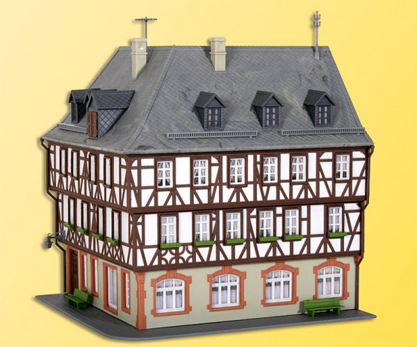 Kibri 38904 - Fachwerk-Eckhaus "Miltenberg" 15x13,5x16 cm Gebäudewinkel 90°