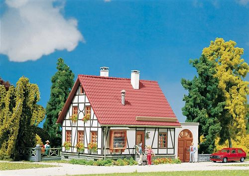 Faller 232215 - Fachwerkhaus mit Garage